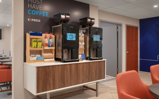 Holiday Inn Express & Suites Hawthorne Elmsford North by IHG