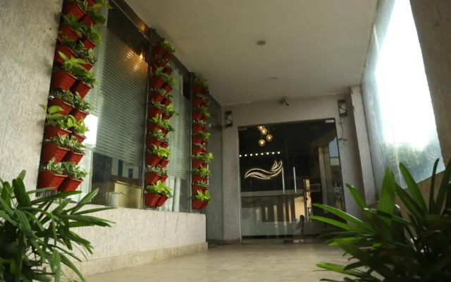 OYO 9265 Blue Lagoon Premium Hotel