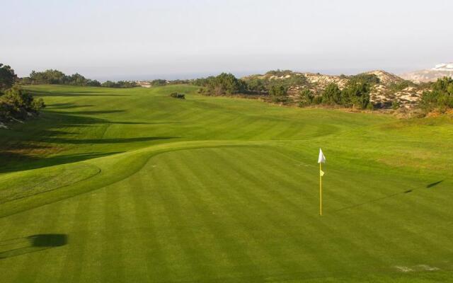 Praia Del Rey PoolGolfView
