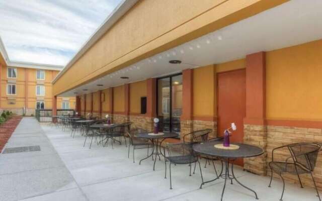 Quality Inn & Suites Chattanooga-East Ridge