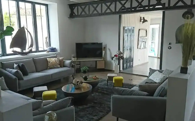 Majestic Villa in Nuaille-d'aunis With Sauna