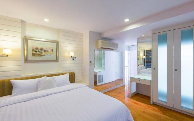 Baan LonSai Beachfront Condominium