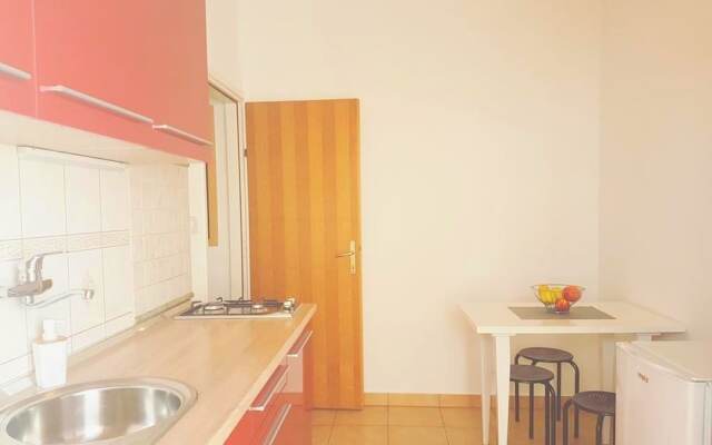 Floral Apartments Yazzy 1