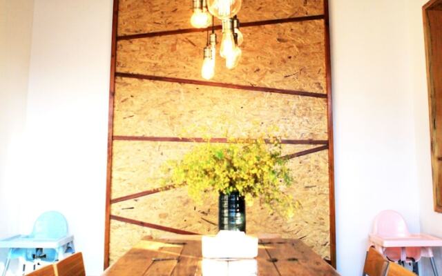 Carpenter's Rustic Courtyard-Great Wall
