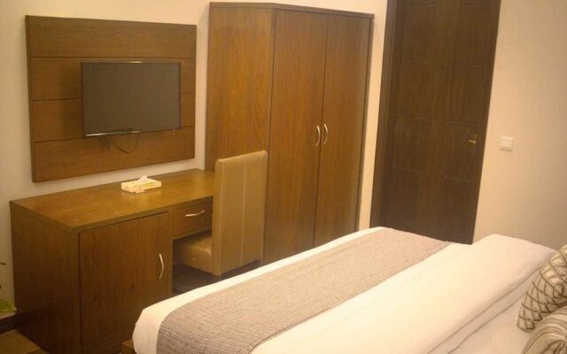 Zifan Hotel & Suites