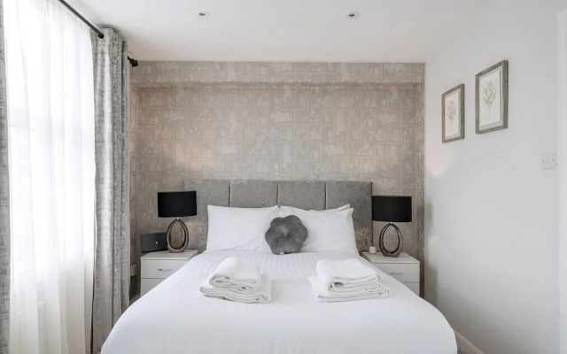 Modern South Wimbledon Stay
