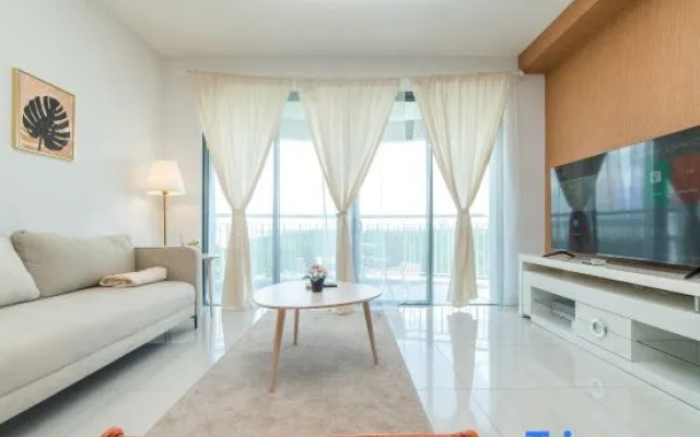 Teega Creamy INS Muji 2BR 6 pax w Balcony