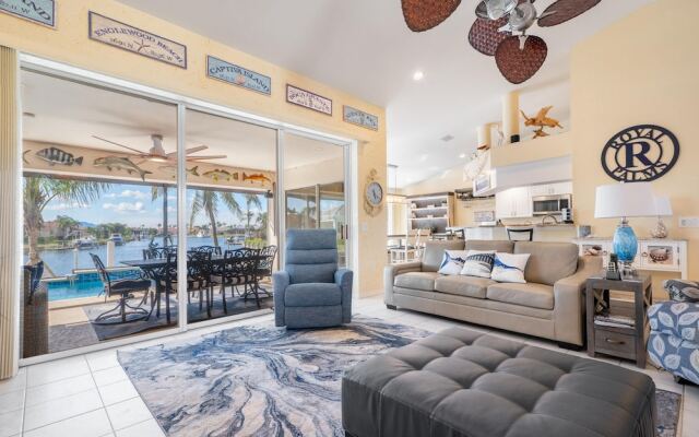 Luxury Long Waterview w Pool-kayaks-clubs-bikes