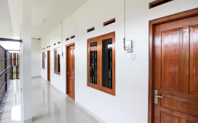RedDoorz Syariah @ Griya Izzara Guest House