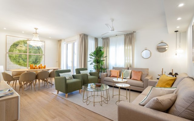 Amazing Apartment 5 Bd In The Heart Of Granada Alhondiga