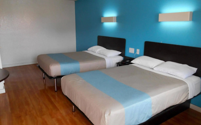 Motel 6 Dallas Plano Southeast