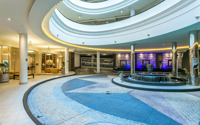 Mantra Towers of Chevron