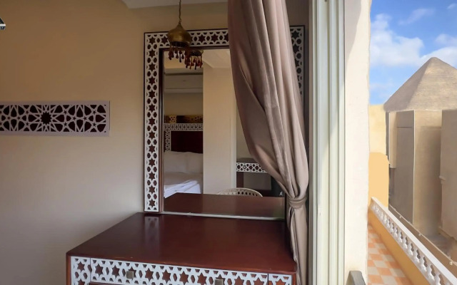 Pyramids Height Inn