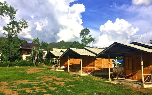 Sleepy Hut Pai