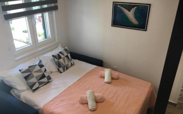 Paradise Stone Apartments