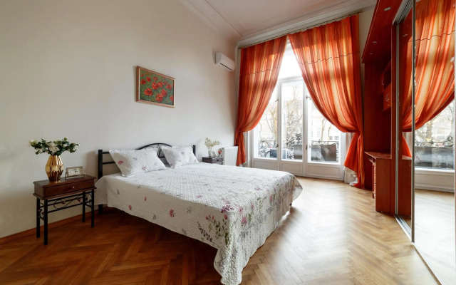 Grand Lviv Apartment II (2 of 3)