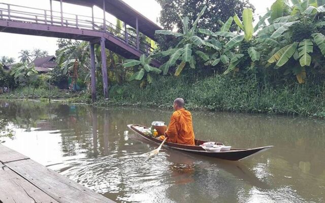 Baan Suanaomsuk