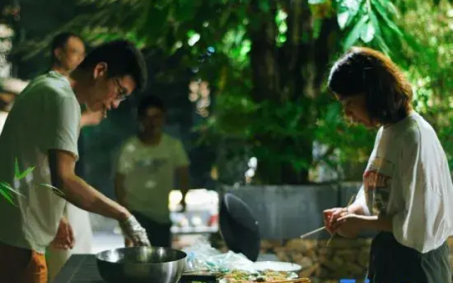 Qianlu Xiangju Hostel