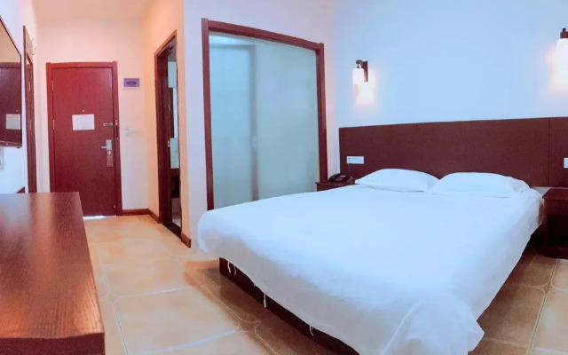 Ripple Hotel (Jiaonan Zhushan Road, Qingdao West Station)