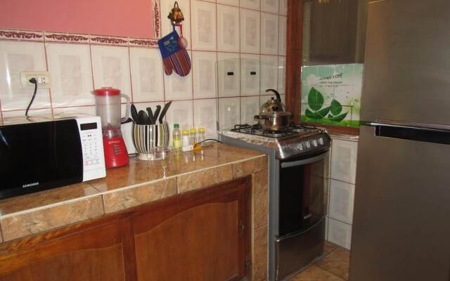Amigos Del Mundo Guesthouse