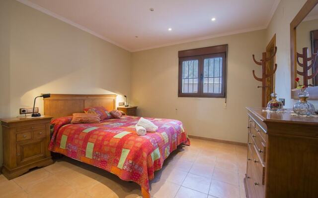 Villa - 4 Bedrooms with Pool and WiFi - 106405
