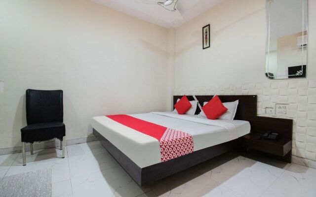 Oyo 44287 Hotel Aarav Plaza