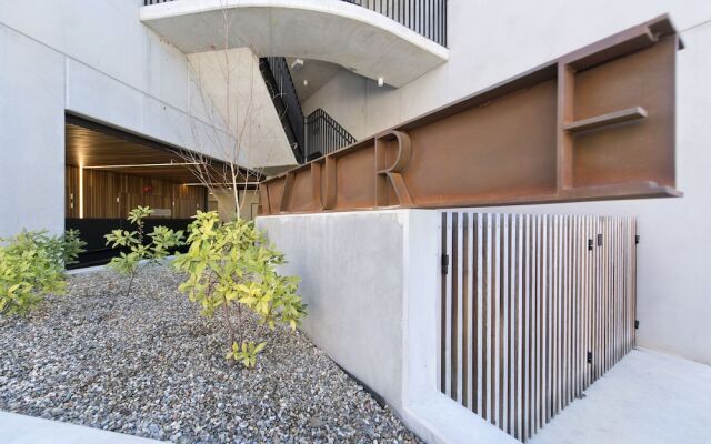 Accommodate Canberra - Azure