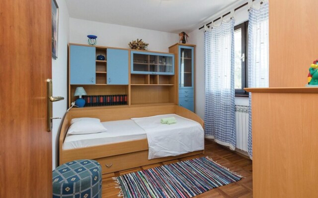 Amazing Home in Rtina With Wifi and 4 Bedrooms