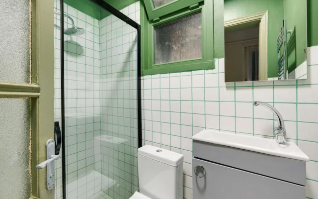 Cozy Flat With Balcony 5 min to Galata Tower