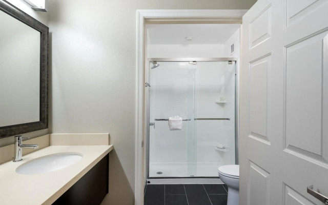 Staybridge Suites Chantilly - Dulles Airport by IHG