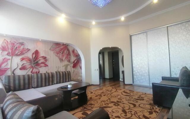 Апартаменты на улице Ермолова 19