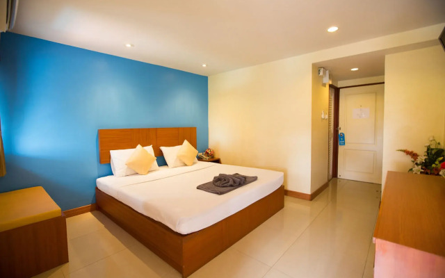 Twin Palms Resort