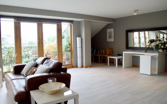 1 Bedroom Apartment With Balcony