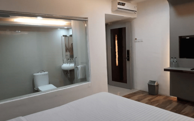 Hotel Surya Pantai Losari – Guest Rooms – Makassar