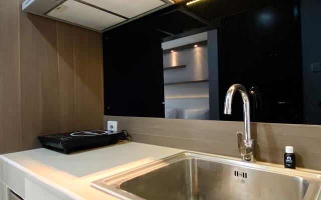 Modern And Comfy Studio At Pollux Chadstone Apartment