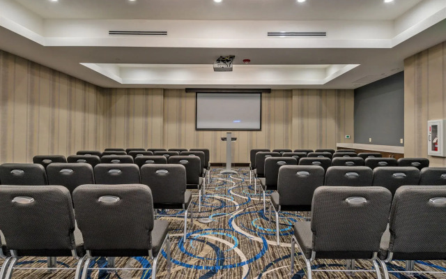 Holiday Inn Austin Airport by IHG