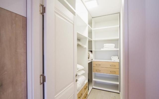 Romantic getaway at West Residence