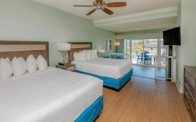 Commander Hotel & Suites