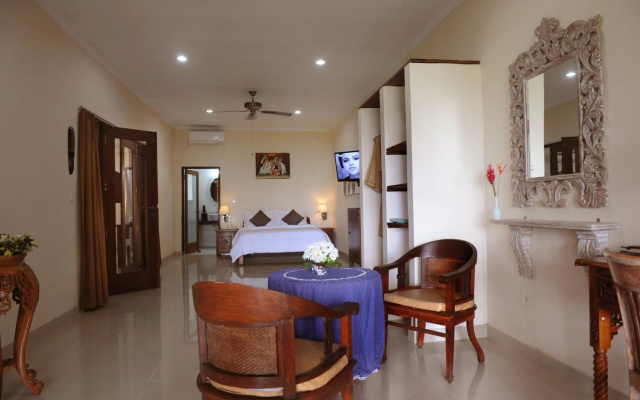 Sea Breeze Candidasa – Guest Rooms – Bali