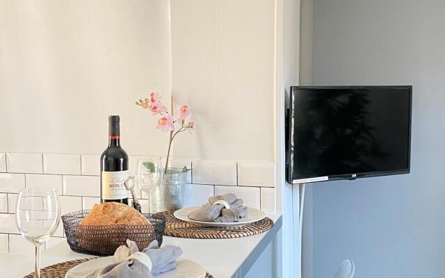 827 - Champ de Mars - Appartement parisien