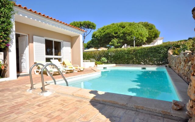 Stylish and Well-equipped, Private Pool, Close to Amenities, Free AC & Wifi