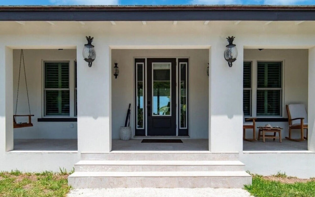 Pineapple House 4 Bedroom Home