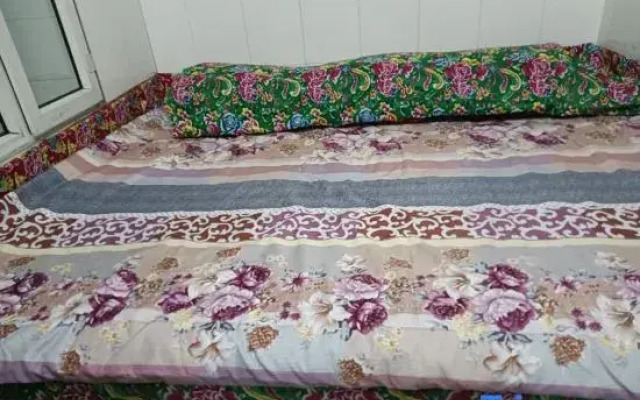 Xueguxi Shuilongteng Inn