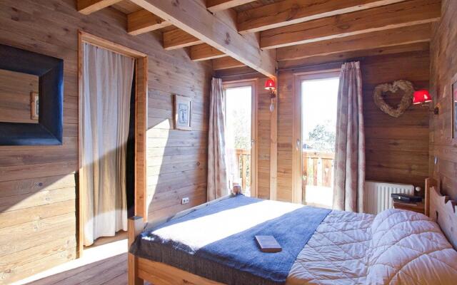 Little gem with fireplace on the slopes in Alpe d'Huez