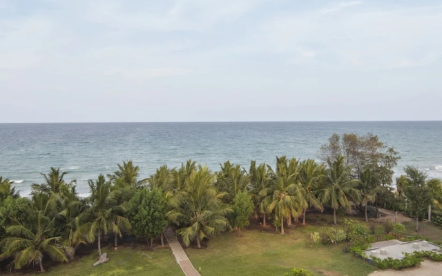 CASAMIA Oceanfront Condo Nilaveli
