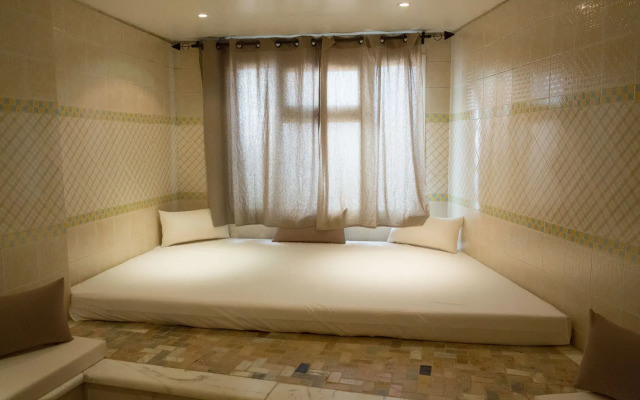 Royal Tulip Taj Sultan