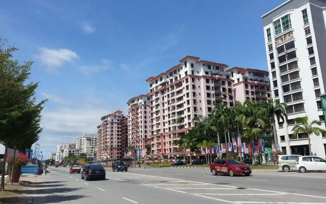 KK Marina Court Resort Vacation Condos