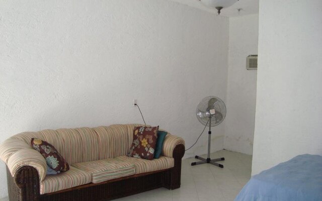Hotel Teques Inn
