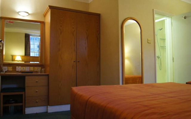 Nayland Hotel