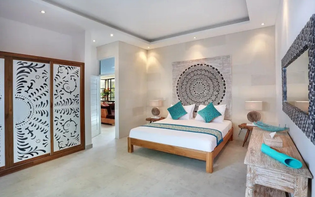 Seminyak White Design Villa